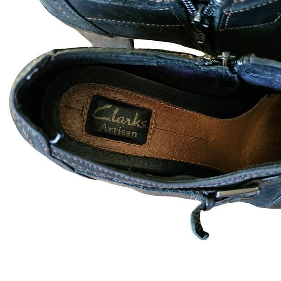 Clarks Artisan Women's Suede Side Zip Buckle Accent Goth Y2k Ankle Boots Bootie - Picture 8 of 10